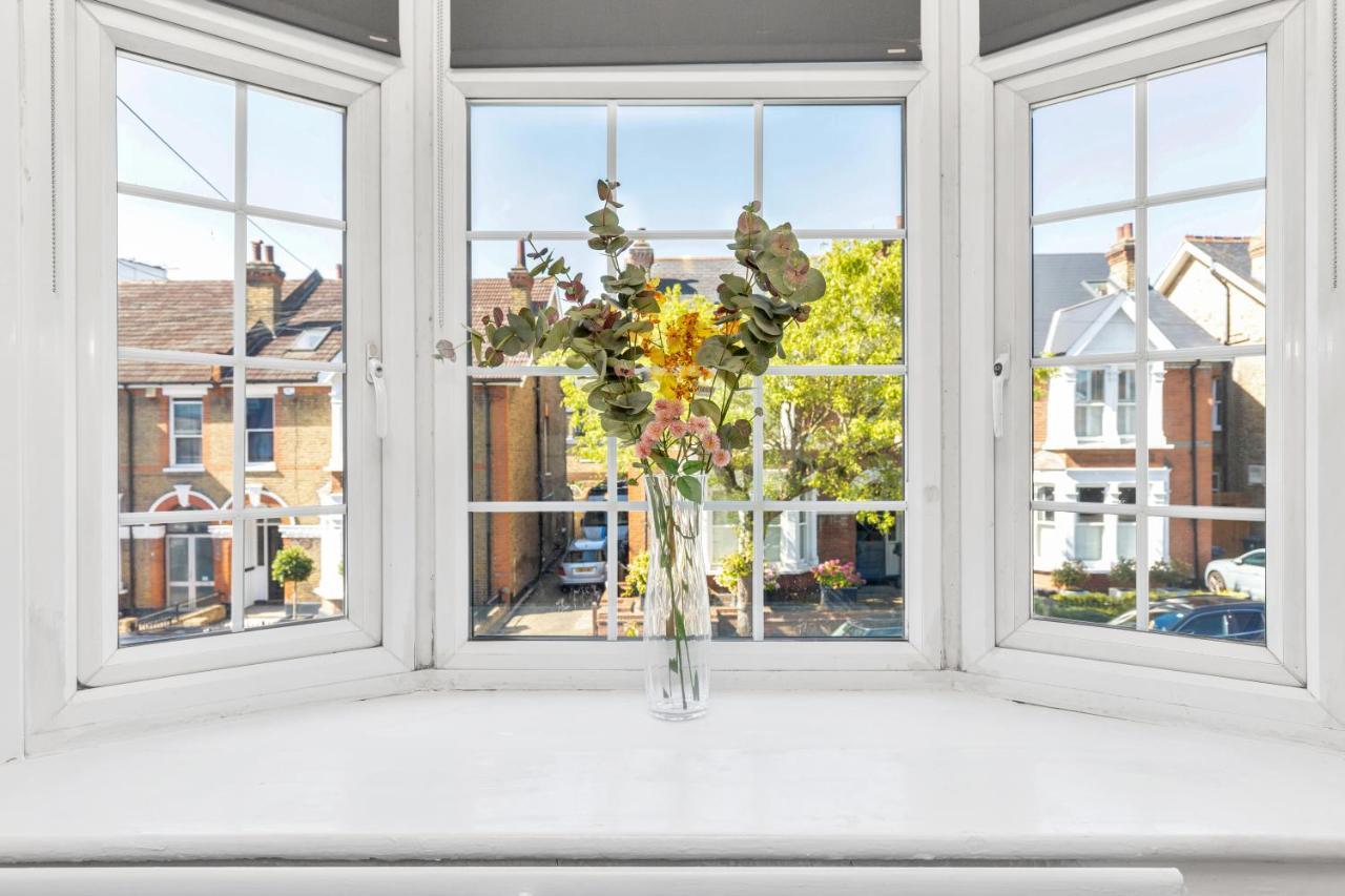 Modern Two Bedroom Apartment With Free Parking! Londra Esterno foto