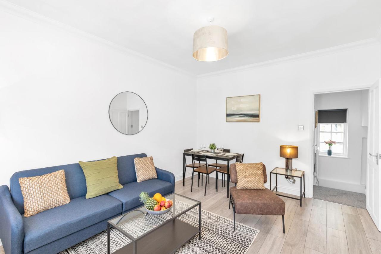 Modern Two Bedroom Apartment With Free Parking! Londra Esterno foto